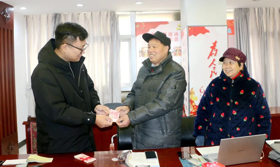 钢结构岗亭荆门一小区打消物业实施自管！方才给业主发钱了…