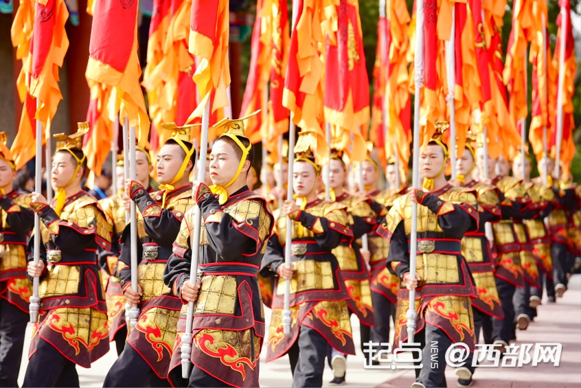 k1体育平台海表里中华后代共赴“寻根之旅” 乙巳（2025）年腐败公祭轩辕黄帝仪(图2)